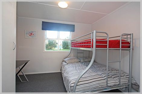 Photo of property in 13 Dewe Terrace, Foxton Beach, Foxton, 4815