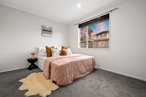 Photo of property in 18 Huntington Park Drive, Greenhithe, Auckland, 0632