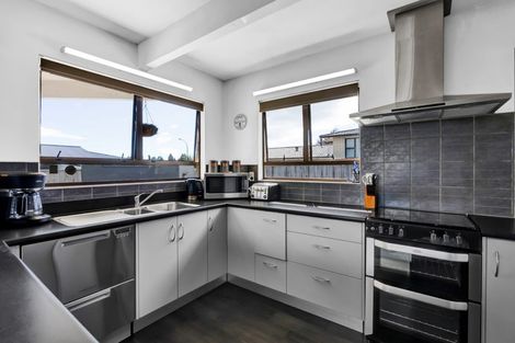 Photo of property in 5 Pokaka Place, Inglewood, 4330