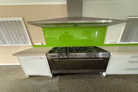 Photo of property in 19a Sunnyside Road, Sunnyvale, Auckland, 0612