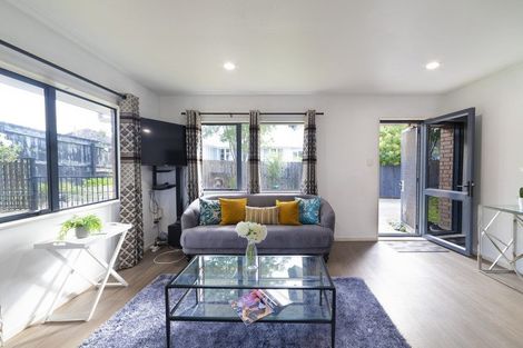 Photo of property in 52d Arimu Road, Papakura, 2110