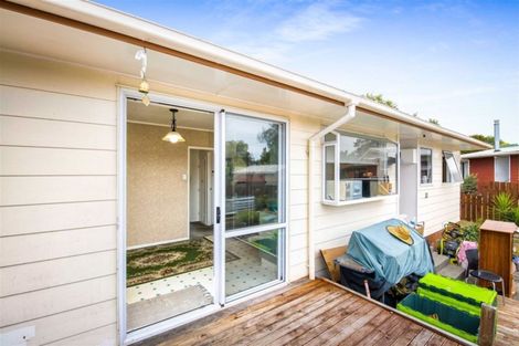 Photo of property in 71 Chilcott Road, Henderson, Auckland, 0612