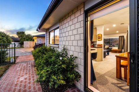 Photo of property in 68 South Kensington Way, Henderson, Auckland, 0612