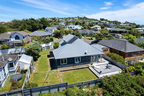 Photo of property in 7 Westridge, Camborne, Porirua, 5026