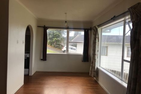 Photo of property in 71 Chivalry Road, Glenfield, Auckland, 0629