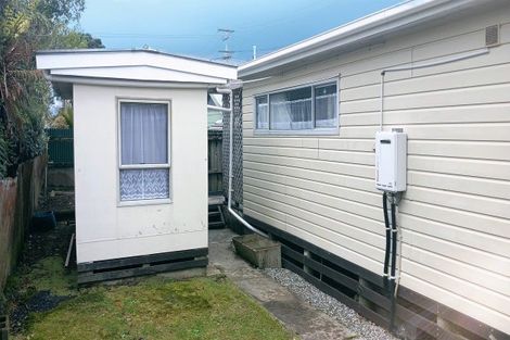 Photo of property in 13 Pakington Street, Westport, 7825