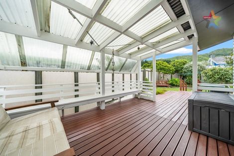 Photo of property in 325 Wellington Road, Wainuiomata, Lower Hutt, 5014