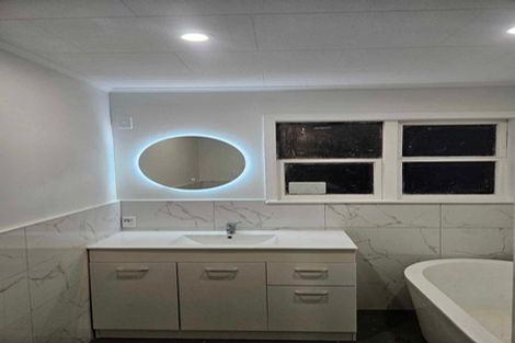 Photo of property in 1/8 Alston Avenue, Kelston, Auckland, 0602