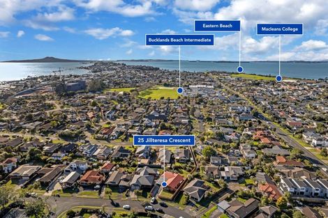 Photo of property in 25 Jillteresa Crescent, Half Moon Bay, Auckland, 2012