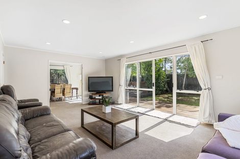 Photo of property in 2/13 Eversleigh Road, Belmont, Auckland, 0622