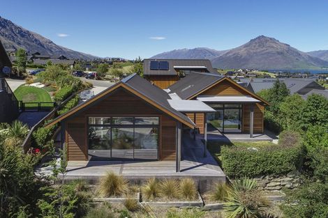 Photo of property in 5 Mckellar Drive, Jacks Point, Queenstown, 9371