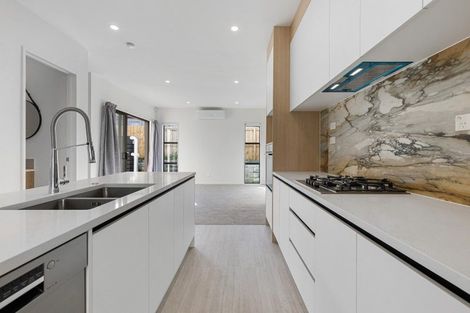 Photo of property in 11/116 Colwill Road, Massey, Auckland, 0614