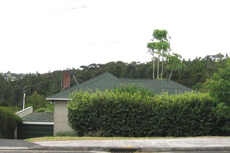 Photo of property in 21 Island Bay Road, Beach Haven, Auckland, 0626