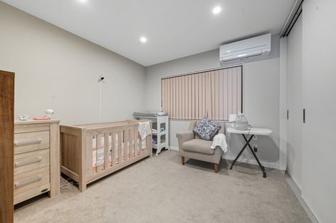 Photo of property in 32b Tirimoana Road, Te Atatu South, Auckland, 0602