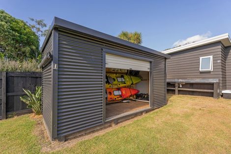 Photo of property in 56 Hahei Beach Road, Hahei, Whitianga, 3591