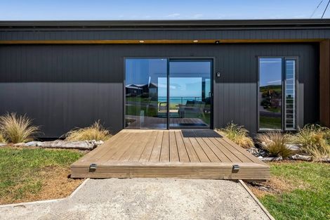 Photo of property in 21 Rosemount Road, Waverley, 4591