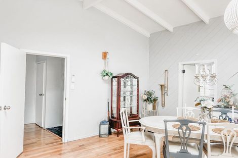 Photo of property in 84 Millbrook Road, Henderson, Auckland, 0612