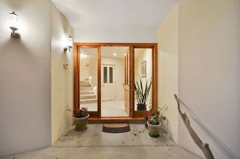 Photo of property in 33a Manly Esplanade, Browns Bay, Auckland, 0630