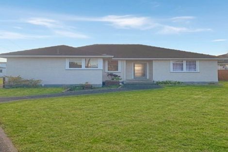 Photo of property in 23 Holland Crescent, Bulls, 4818