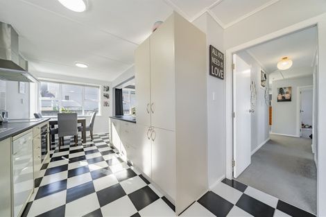 Photo of property in 27 Rimu Street, Naenae, Lower Hutt, 5011