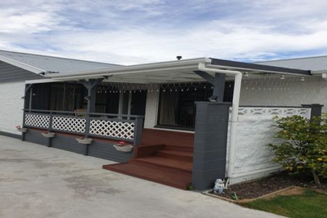 Photo of property in 28 Eglinton Street, Avondale, Christchurch, 8061