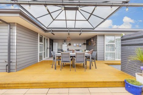 Photo of property in 11 Monaco Grove, Fitzherbert, Palmerston North, 4410