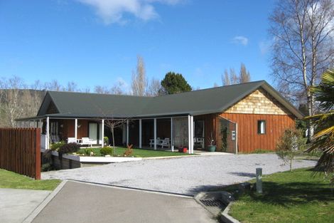 Photo of property in 7 Lakemere Way, Kinloch, Taupo, 3377