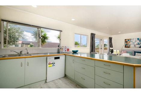 Photo of property in 17a Te Atatu Road, Te Atatu South, Auckland, 0610