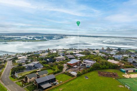 Photo of property in 302 Cannon Hill Crescent, Mount Pleasant, Christchurch, 8081