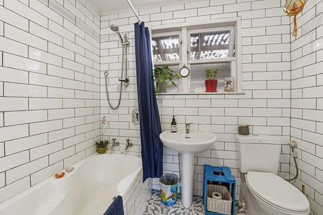 Photo of property in 28 Chums Road, Paraparaumu Beach, Paraparaumu, 5032