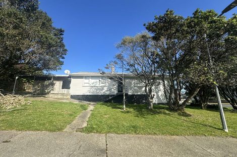 Photo of property in 2 Penguin Grove, Waitangirua, Porirua, 5024