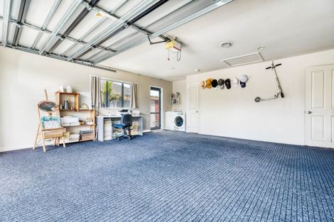 Photo of property in 76 Lothian Brae, Wattle Downs, Auckland, 2103