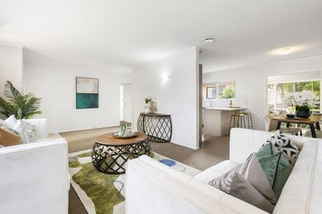 Photo of property in 1/26 Te Anau Place, Pakuranga Heights, Auckland, 2010