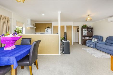 Photo of property in 2/1 West Street, Papakura, 2110