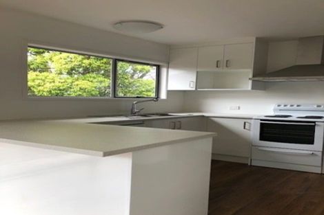 Photo of property in 2/56 Knightsbridge Drive, Forrest Hill, Auckland, 0620