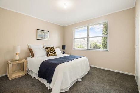 Photo of property in 17 Sunvue Road, Glen Eden, Auckland, 0602