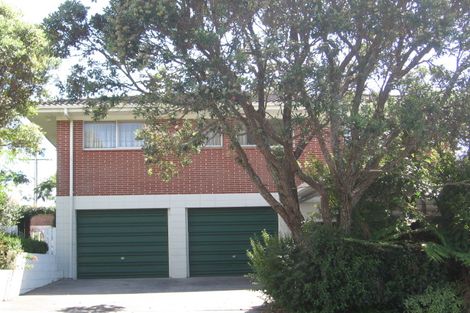 Photo of property in 26 Masterton Road, Rothesay Bay, Auckland, 0630