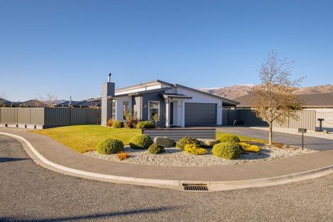 Photo of property in 12 Magnetic Place, Cromwell, 9310