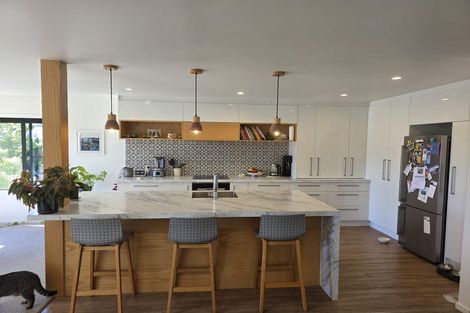 Photo of property in 17 Tauroa Road, Havelock North, 4130