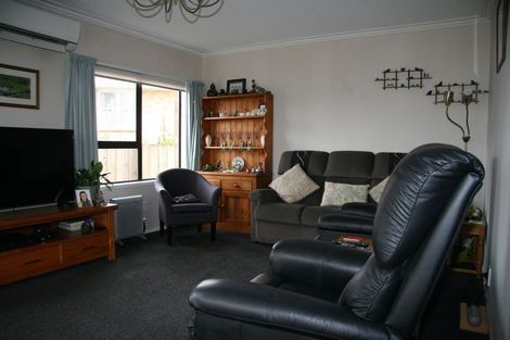 Photo of property in 70 Great South Road, Huntly, 3700