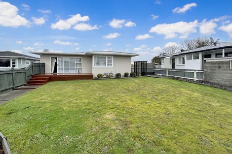 Photo of property in 8 Woburn Place, Takaro, Palmerston North, 4412