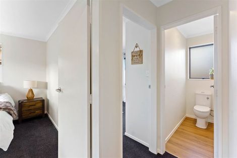 Photo of property in 34 Rewarewa Crescent, Waikanae, 5036