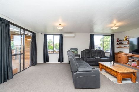 Photo of property in 31 Garland Drive, St Andrews, Hamilton, 3200