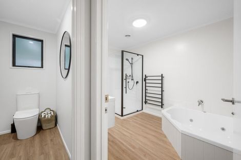 Photo of property in 18 Ash Avenue, Albert Town, Wanaka, 9305