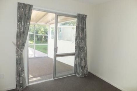 Photo of property in 11 Bideford Place, Dallington, Christchurch, 8061