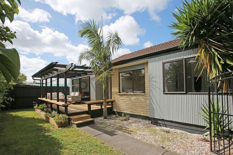 Photo of property in 1/28 Manuka Road, Glenfield, Auckland, 0629