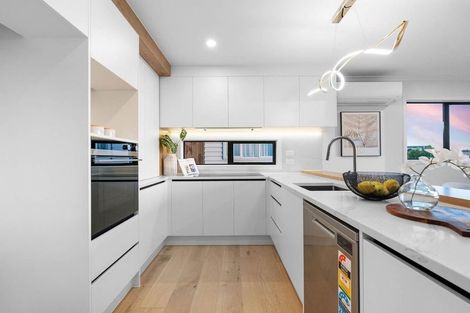 Photo of property in 20 Baulcomb Parade, Windsor Park, Auckland, 0632