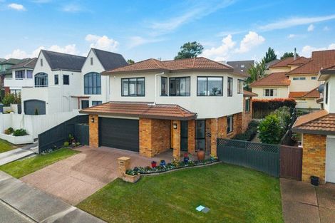 Photo of property in 2/1 Bluefin Way, West Harbour, Auckland, 0618