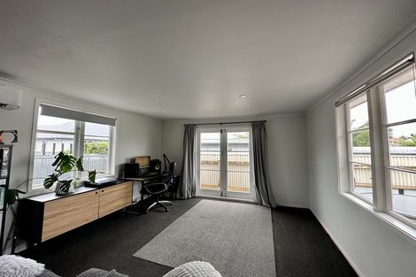 Photo of property in 571a Queen Street East, Levin, 5510