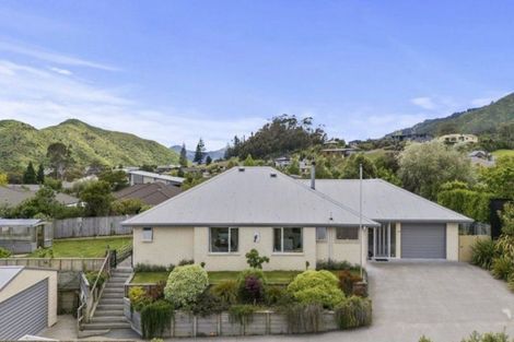 Photo of property in 118 Milton Terrace, Picton, 7220